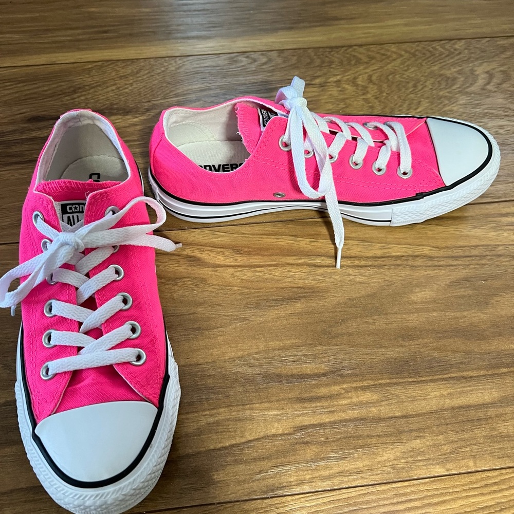 Converse Hot Pink sneakers -excellent condition